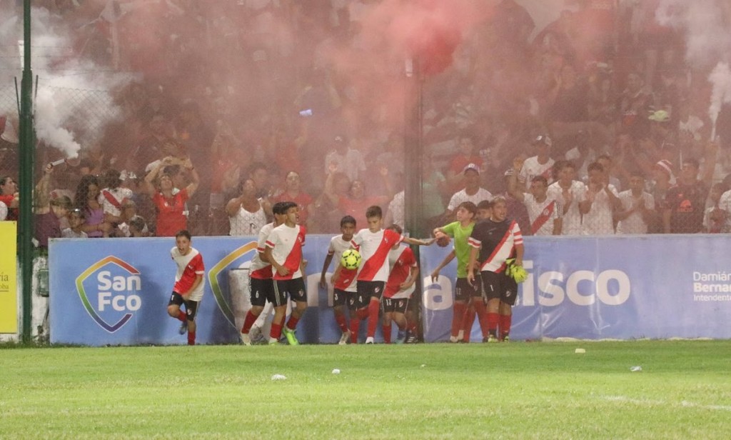 Tras la polémica, la Liga aclaró que se podrá ingresar con bebidas y comidas al Nacional de Baby Fútbol