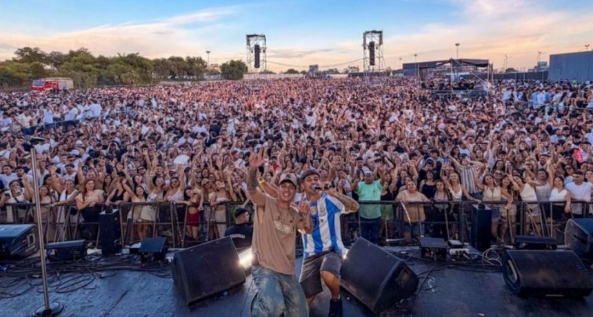 Desakta2 recibió el Año Nuevo cantando hasta que salió el sol