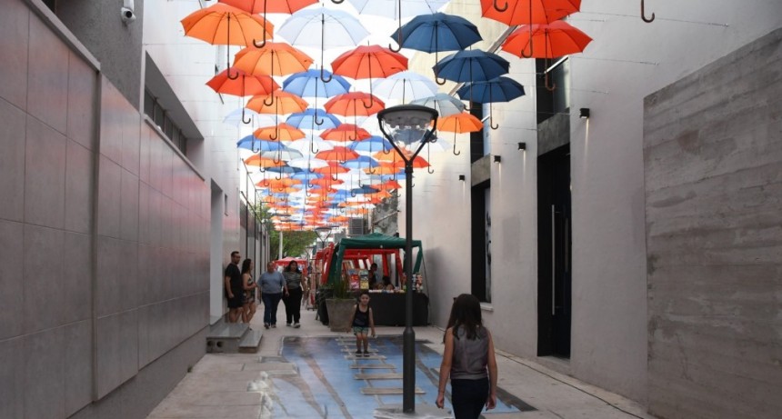 Comienza el Paseo de Colores, un nuevo ciclo cultural en el Pasaje Cornaglia