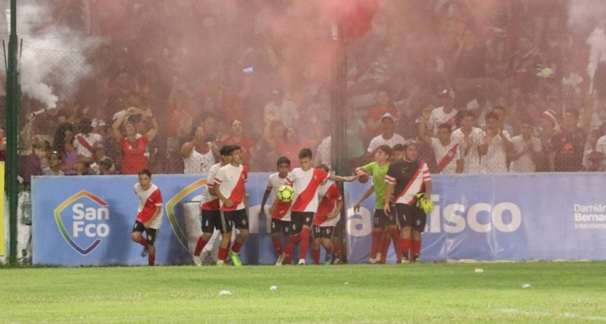 Tras la polémica, la Liga aclaró que se podrá ingresar con bebidas y comidas al Nacional de Baby Fútbol