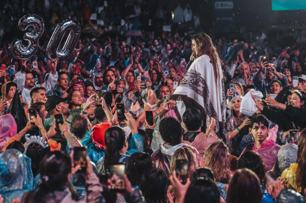 Soledad hizo historia en Cosquín con un show inédito para celebrar 30 años de folklore