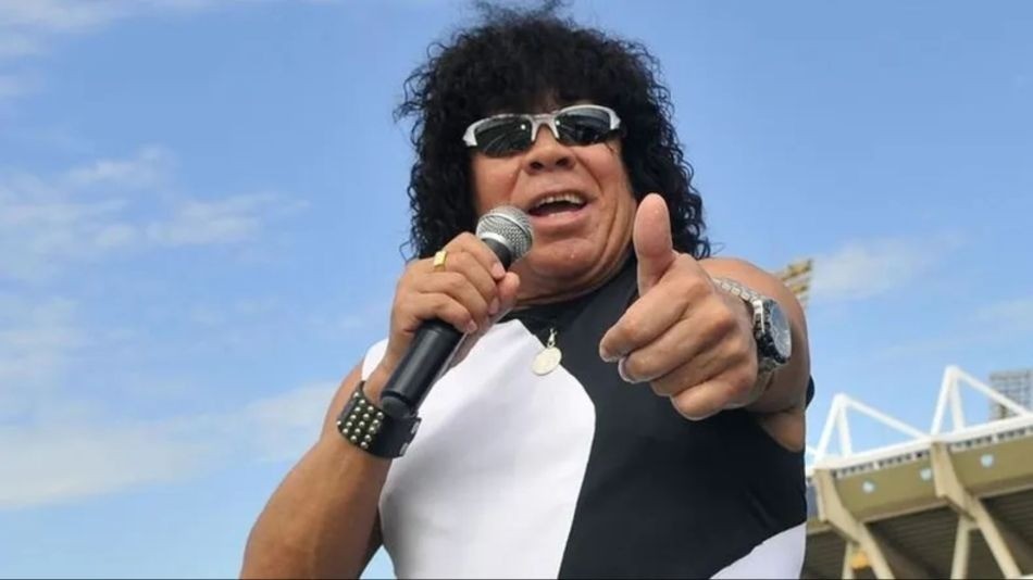 La Mona Jiménez vuelve a un estadio: cantará en la cancha de Belgrano en 2026