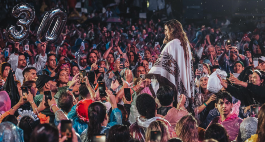 Soledad hizo historia en Cosquín con un show inédito para celebrar 30 años de folklore