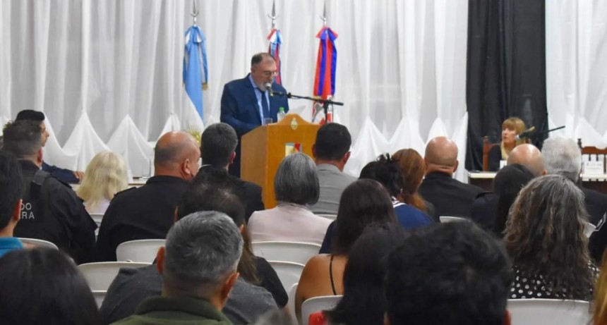 El intendente Oscar Martínez brindo su discurso apertura de año