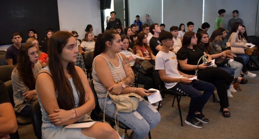 Se entregaron las tarjetas de débito a 110 jóvenes beneficiarios del PPP