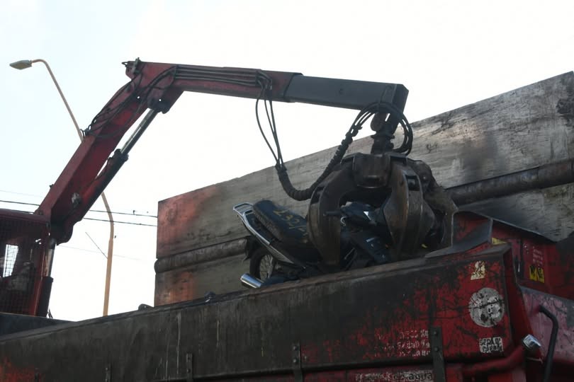 Se compactaron 330 motos y 33 autom&oacute;viles incautados por la Municipalidad