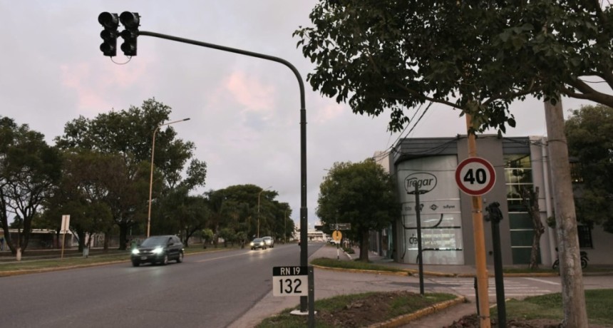 La avenida Cervantes tendr&aacute; un sem&aacute;foro peatonal.