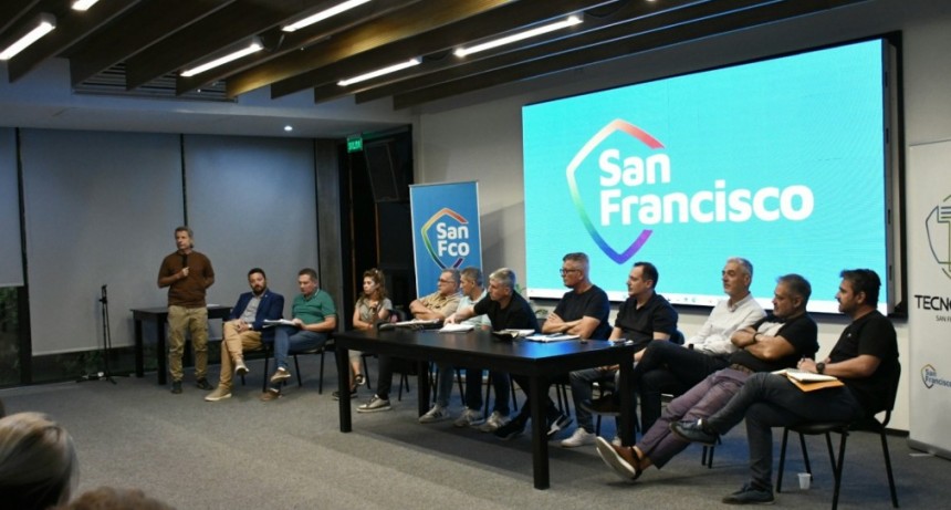 Bernarte recibi&oacute; inquietudes de vecinos de distintos barrios de la ciudad.
