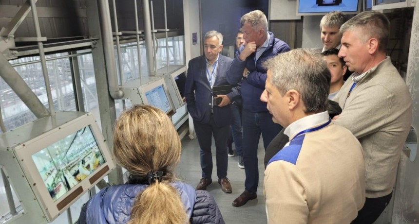 Bernarte recorrió empresas chilenas para intercambiar ideas y proyectos