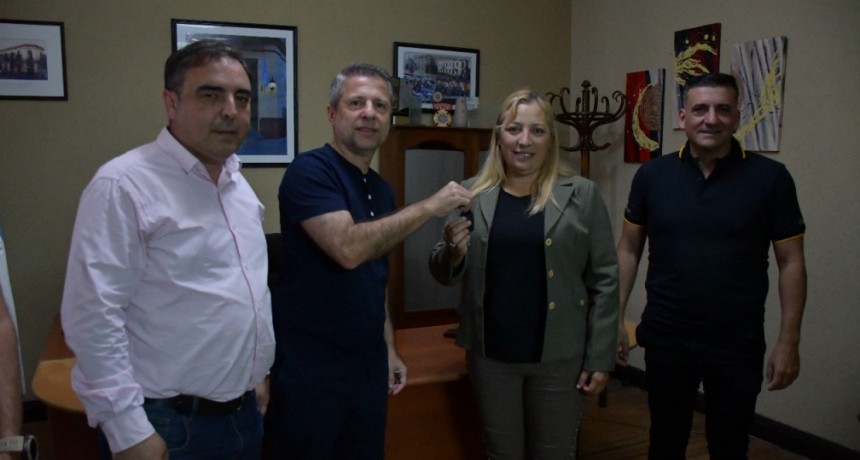 Bernarte realizó la entrega de llaves correspondiente a una nueva unidad 0Km para la policía local