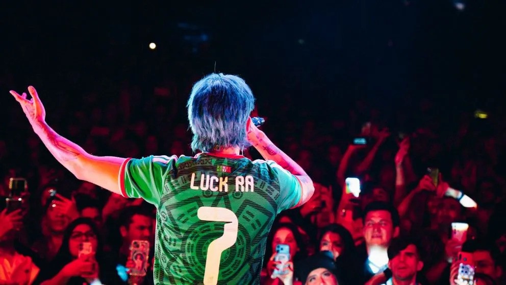 Luck Ra hizo historia en M&eacute;xico con su primer Lunario totalmente agotado.