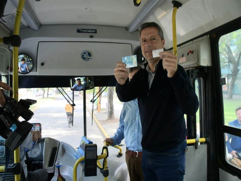 El cobro del transporte urbano de pasajeros pasará a ser 100% digital