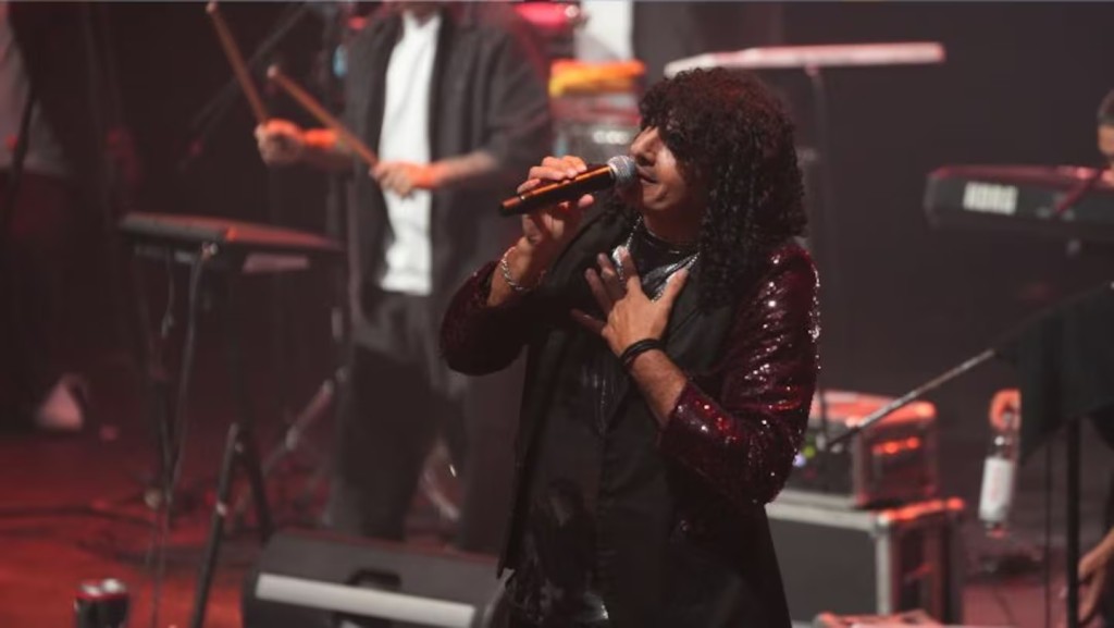Prometi&oacute; y cumpli&oacute;: Cachumba present&oacute; 100 canciones en Plaza de La M&uacute;sica celebrando sus 32 a&ntilde;os