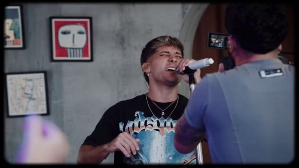 DesaKTa2 present&oacute; su nuevo videoclip con un Joaco Mart&iacute;n en modo &ldquo;Superestrella&rdquo;.
