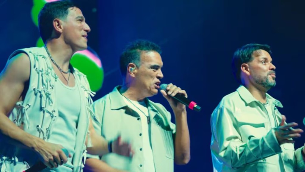 &iexcl;Hermoso cruce generacional! Q Lokura estren&oacute; un enganchado con Ale Ceberio desde el Movistar Arena.