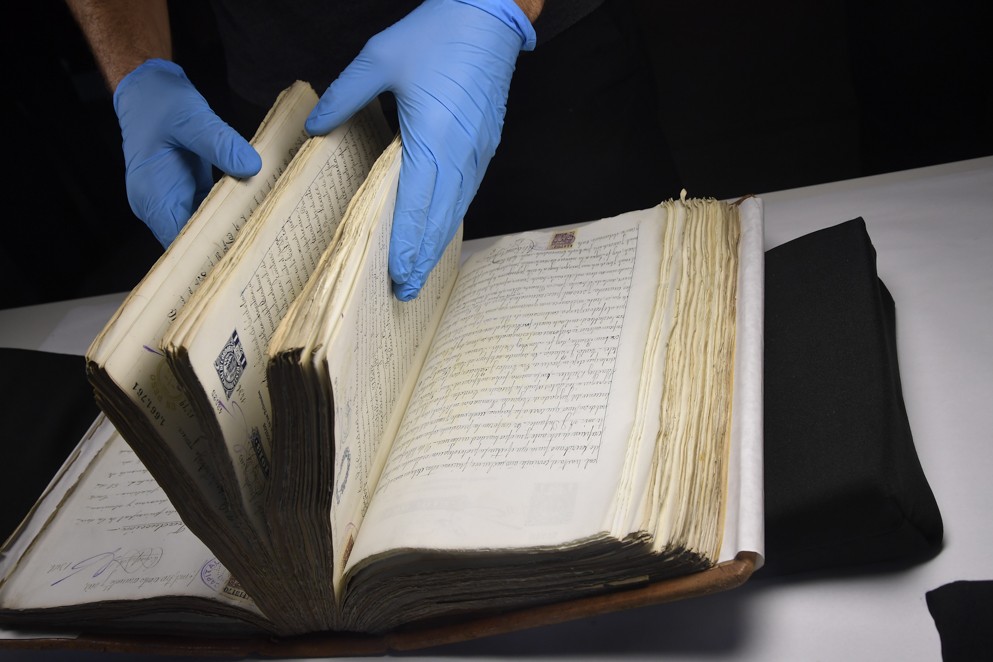Archivo Hist&oacute;rico de la Provincia: C&oacute;mo trabajan los &ldquo;guardianes&rdquo; de 450 a&ntilde;os de historia.