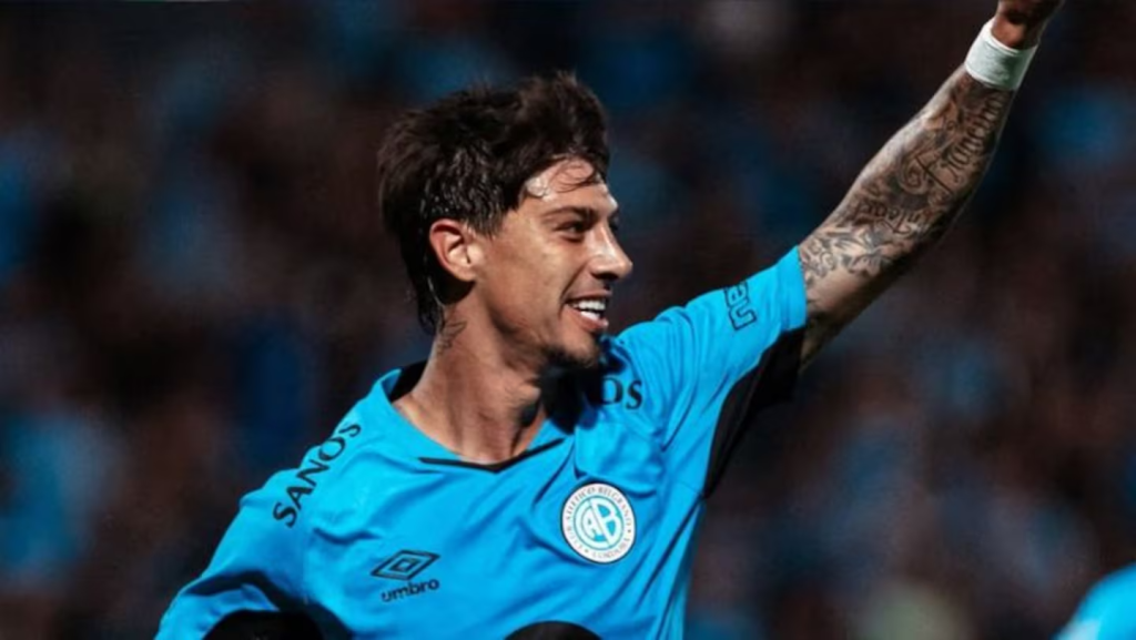 Emiliano Rigoni pos&oacute; a lo Potro Rodrigo con su nuevo look celeste y sus compa&ntilde;eros no se la dejaron pasar.