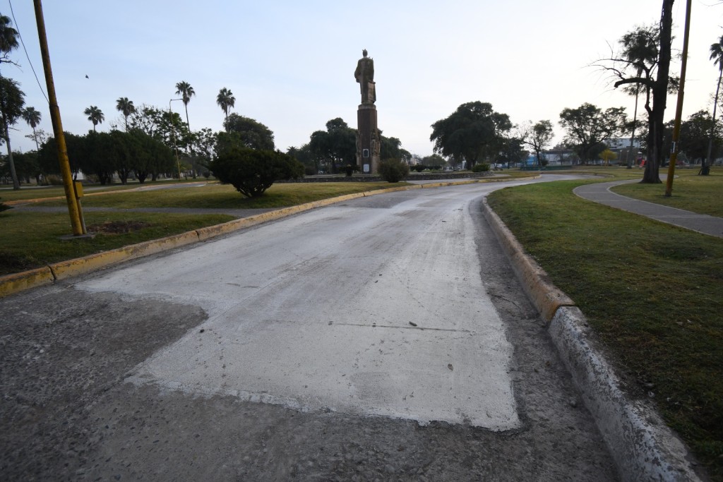 Finaliz&oacute; el bacheo de un sector de Av. Libertador (N) en plaza V&eacute;lez Sarsfield .