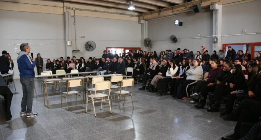 170 j&oacute;venes participaron de la tercera edici&oacute;n de &ldquo;San Francisco Debate&rdquo;.