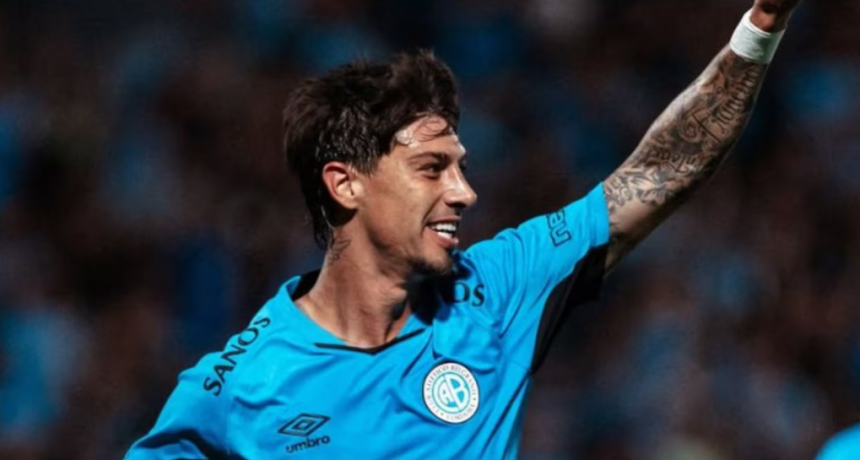 Emiliano Rigoni pos&oacute; a lo Potro Rodrigo con su nuevo look celeste y sus compa&ntilde;eros no se la dejaron pasar.