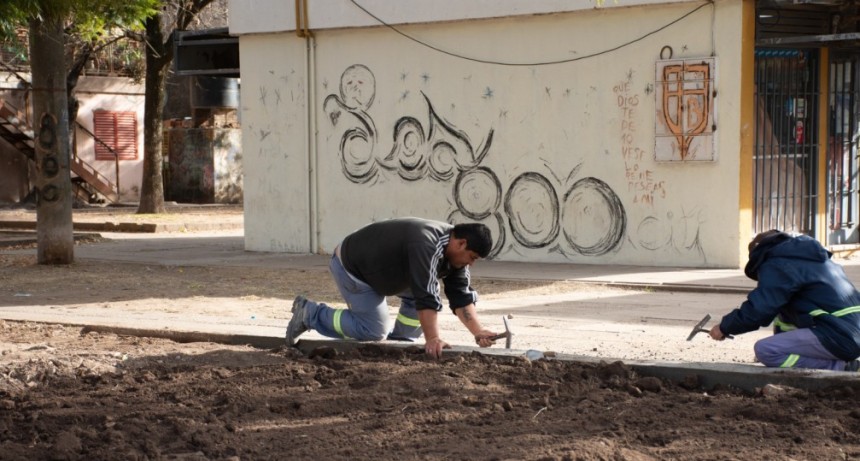Avanzan los trabajos de refuncionalizaci&oacute;n y mantenimiento en barrio Roque S&aacute;enz Pe&ntilde;a .