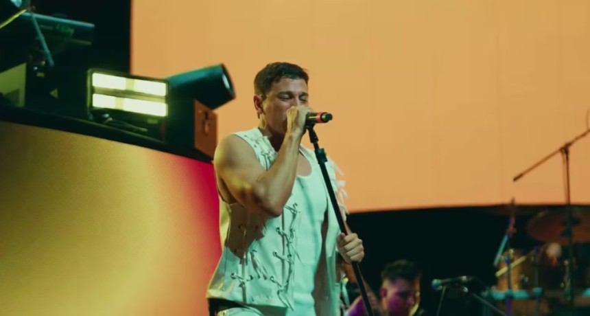 Q&rsquo; Lokura estren&oacute; un enganchado de cl&aacute;sicos de reggaet&oacute;n con la voz de Chino Herrera.