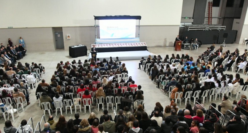El municipio homenajeó a abanderados y escoltas con la Distinción Manuel Belgrano