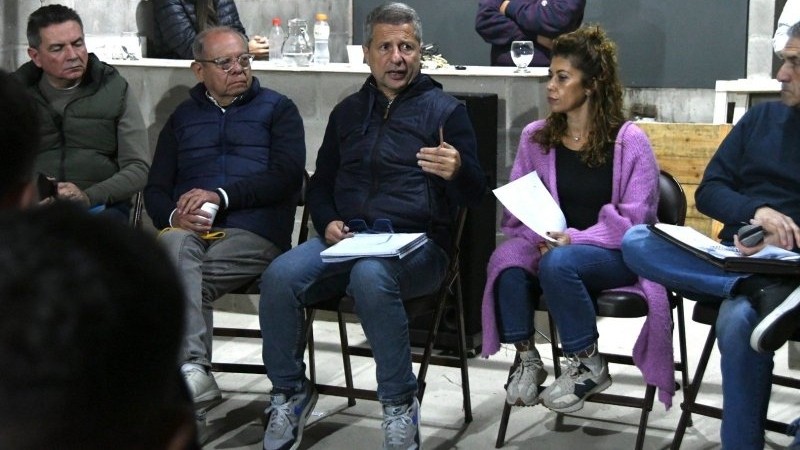 Bernarte se reuni&oacute; con vecinos de barrio Sarmiento para analizar la realidad del sector