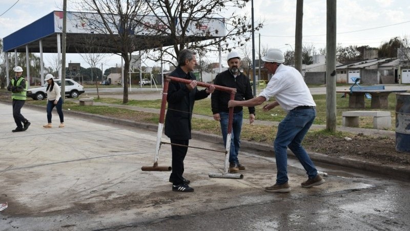 La obra de pavimentaci&oacute;n en barrio Parque alcanza un 25% de avance y suma nuevos tramos habilitados.