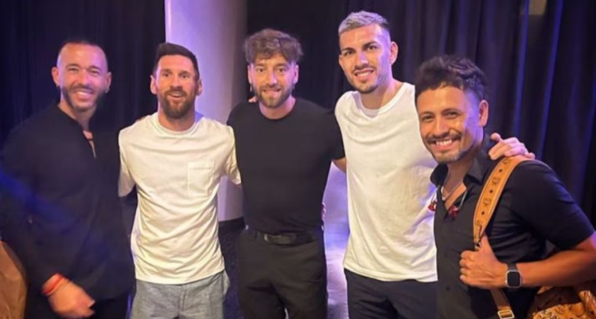 La Konga le cant&oacute; junto a su gente el cumplea&ntilde;os a Messi en el Movistar Arena y obtuvo respuesta de Lionel.