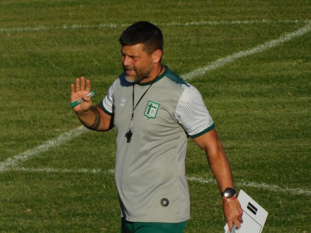 Vuelve el DT de Sportivo Belgrano cerca de la línea blanca