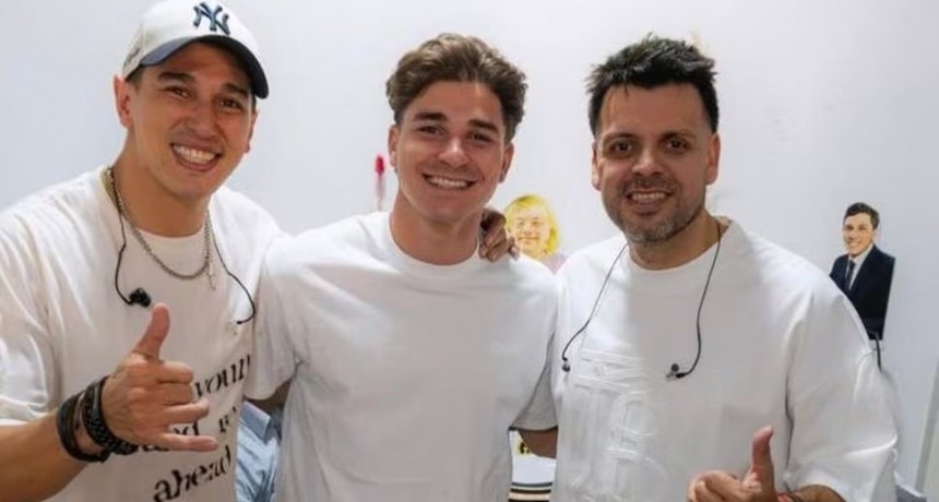 ¡Qué visita! Julián Álvarez estuvo en el baile de Q´ Lokura y se animó a cantar junto al Nico y al Chino