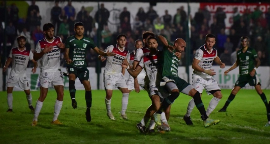Sergio Mazza tendrá todo el plantel