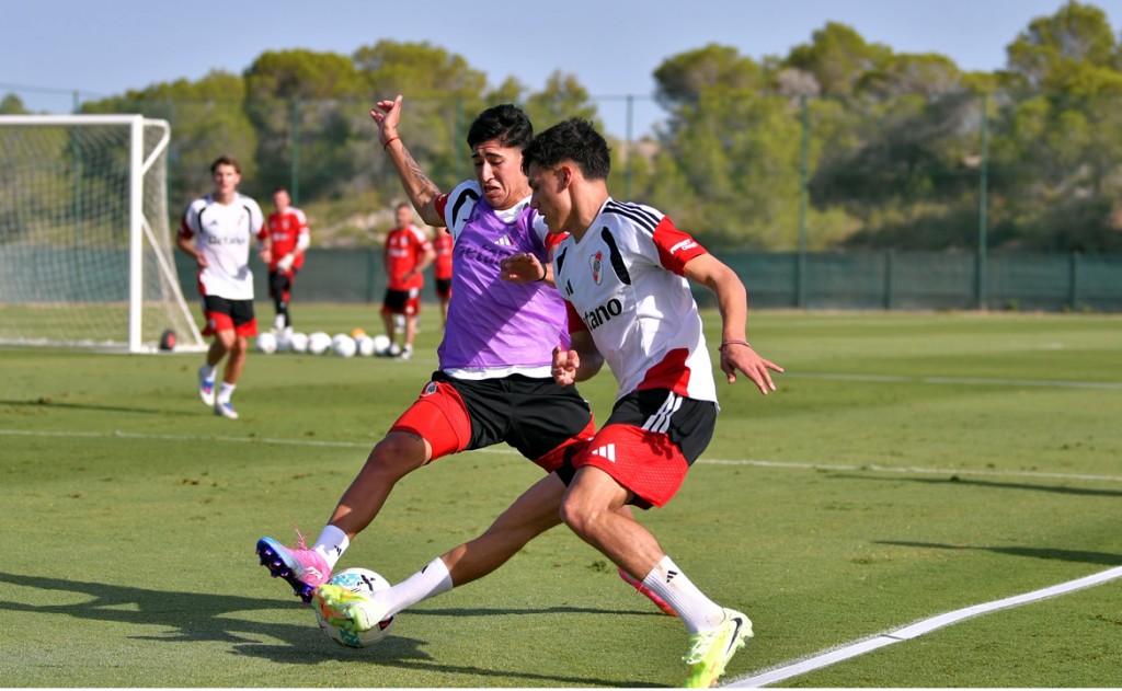 Gonz&aacute;lez en la pretemporada de River en Espa&ntilde;a.