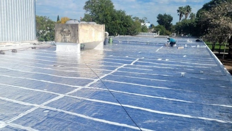 Se impermeabilizaron 465 m de techos en la Escuela Bouchard.
