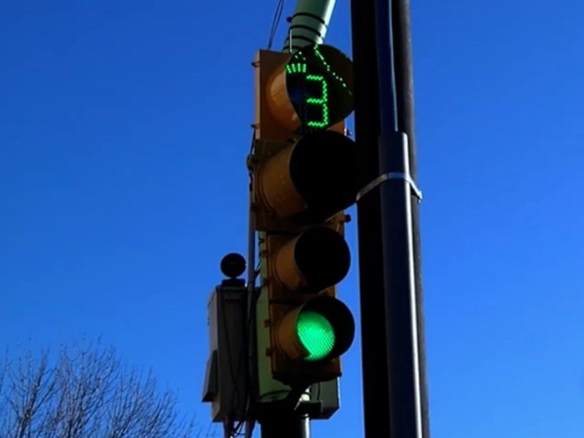 La Municipalidad implementar&aacute; c&aacute;maras con inteligencia artificial para sincronizar sem&aacute;foros y agilizar el tr&aacute;nsito.