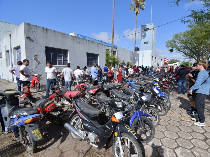El municipio rematar&aacute; 76 motos y 2 veh&iacute;culos.