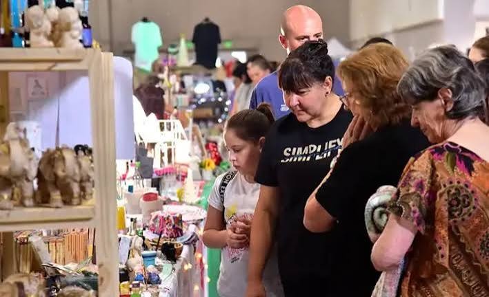 La Feria de Mujeres Emprendedoras celebrar&aacute; el Mes de la Amistad con 175 expositoras y espect&aacute;culos en vivo.