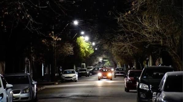 Contin&uacute;a la ampliaci&oacute;n de las luces LED en barrio Roque S&aacute;enz Pe&ntilde;a.