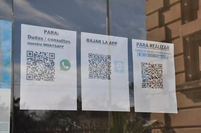 San Francisco renueva la carteler&iacute;a del Estacionamiento Medido con c&oacute;digos QR para mejorar la experiencia.