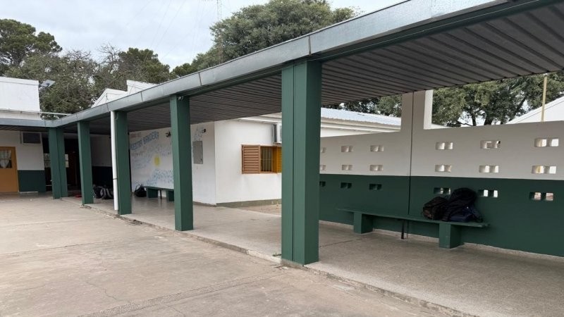 La Municipalidad contin&uacute;a mejorando la infraestructura de la IPEA N&ordm; 222.