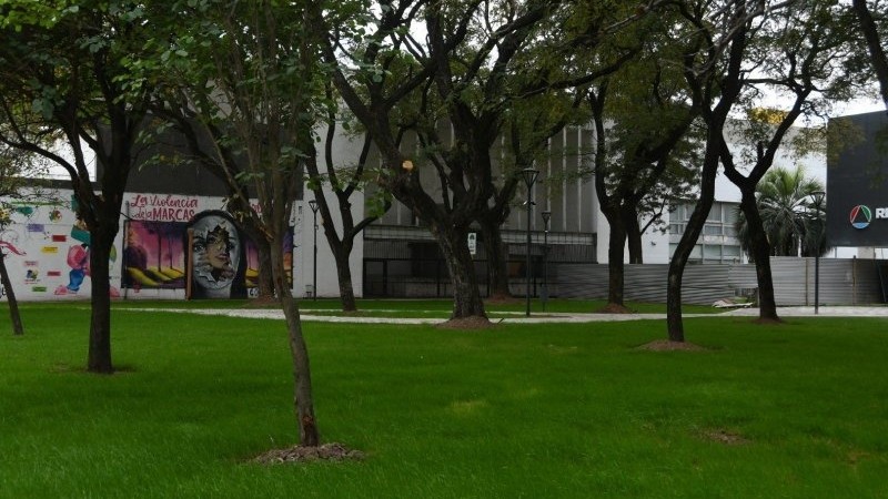 La renovada Plaza Italia suma un nuevo espacio verde y de encuentro para la comunidad.