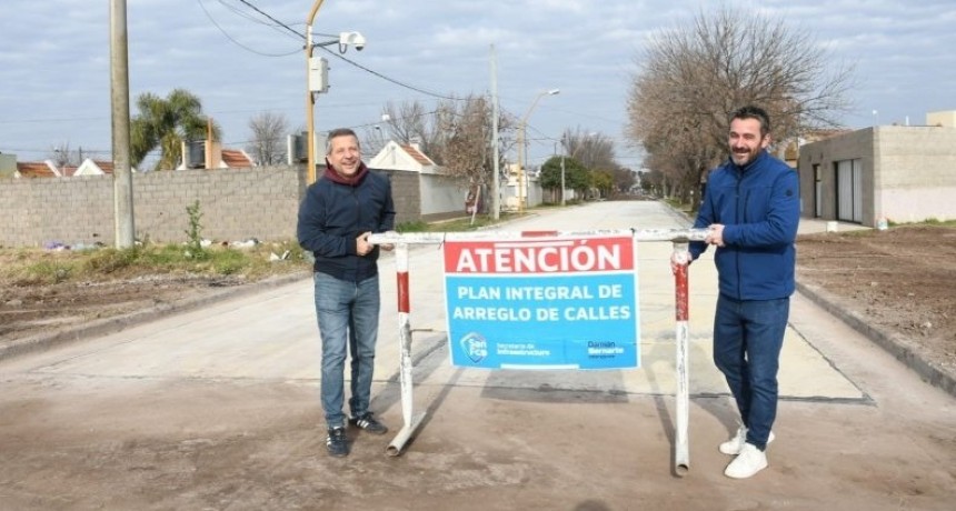 Barrio Parque: Se habilit&oacute; la pavimentaci&oacute;n en un sector de calle Castro Barros.