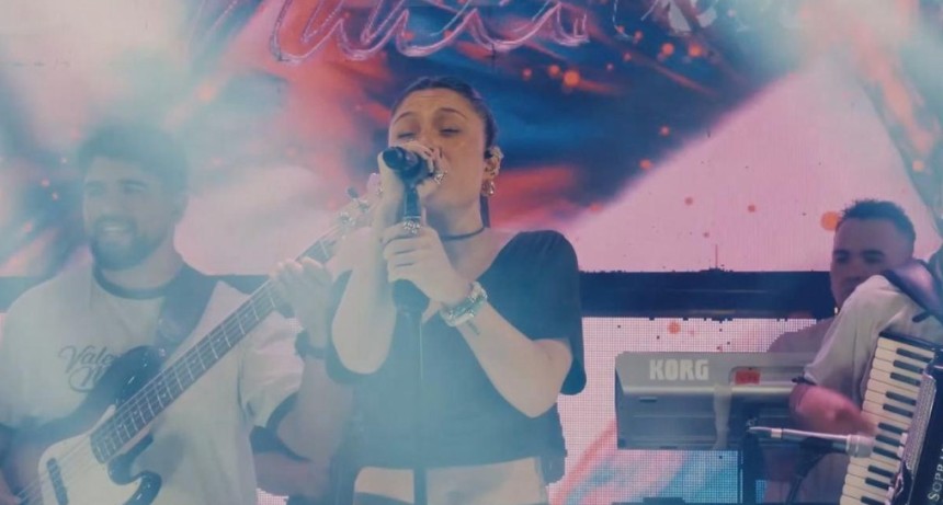 Valentina M&aacute;rquez reversion&oacute; dos &eacute;xitos de Mar&iacute;a Becerra en vivo.