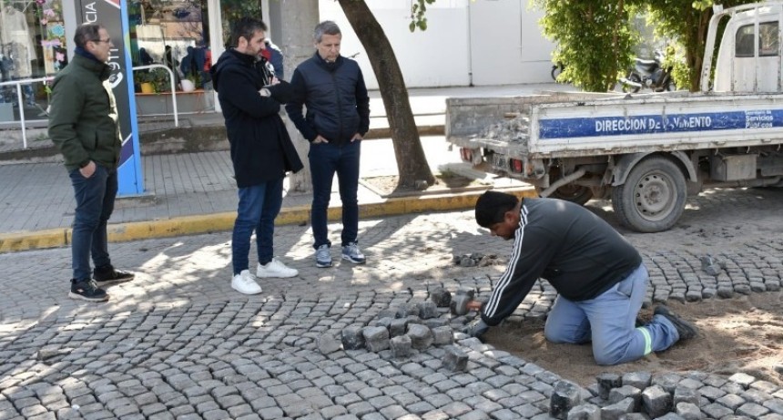La obra de reparaci&oacute;n del adoquinado en bulevar 9 de Julio contin&uacute;a a buen ritmo.