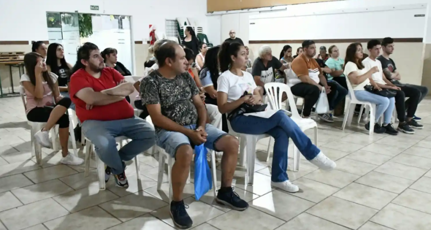 La Oficina de Empleo M&oacute;vil llega a barrio Hospital para acercar oportunidades laborales y de capacitaci&oacute;n.