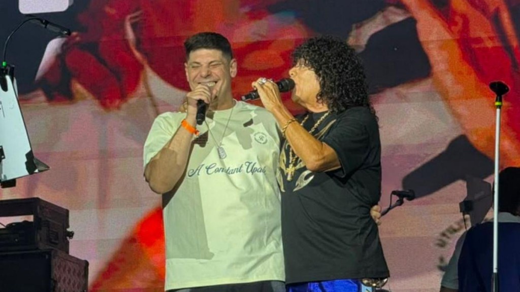 El esperado reencuentro: Marcos Bainotti cant&oacute; con La Mona en Forja.