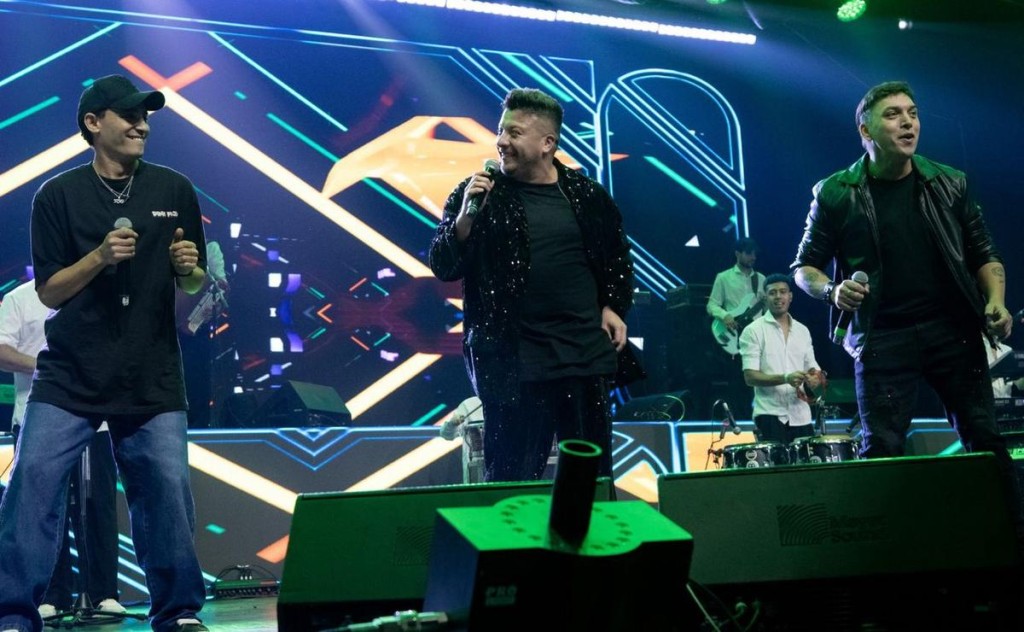 Dami&aacute;n C&oacute;rdoba y Banda XXI estrenaron un enganchado explosivo.