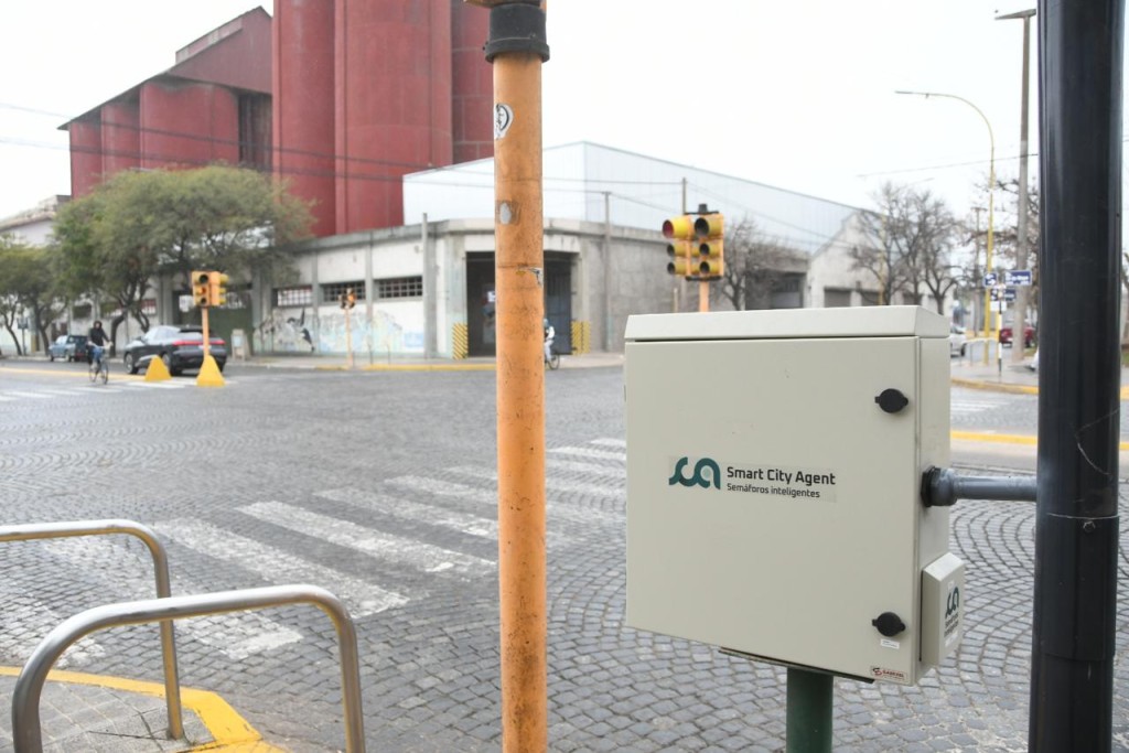 San Francisco incorpora inteligencia artificial para optimizar el tr&aacute;nsito en cruces semaforizados.