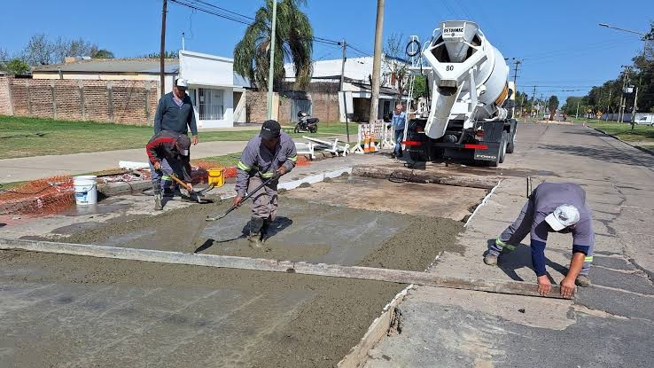 Con un bacheo sobre bulevar Buenos Aires comenz&oacute; la 13&deg; etapa del Plan Integral de Arreglo de Calles.